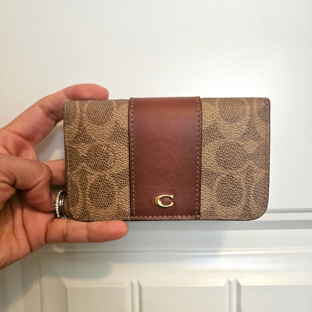 Coach Wallet. Essential slim card case in signature canvas.
